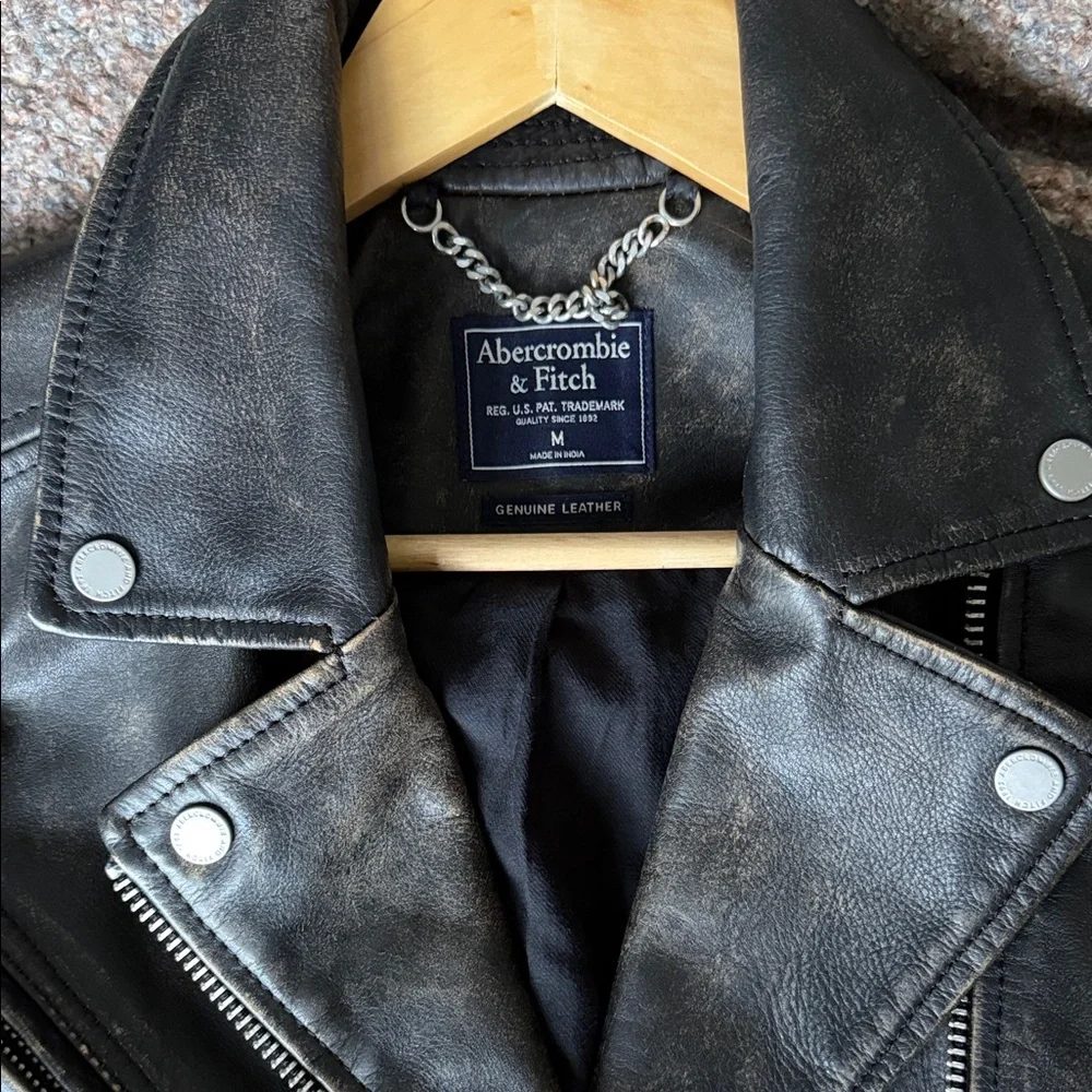 Abercrombie & Fitch genuine Leather Bomber-Style Jacket - Picture 1 of 6